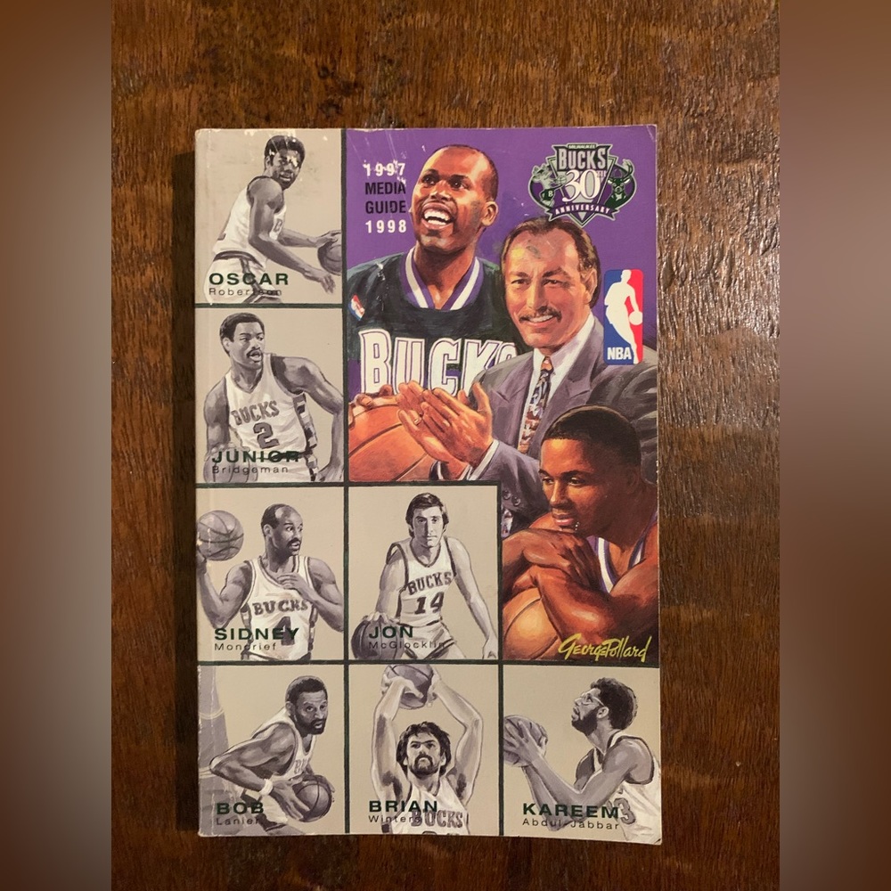 VTG NBA Basketball 🏀 Milwaukee Bucks 🦌 1997-1998 Media Guide Book